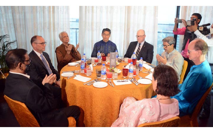 কূটনীতিকদের সাথে আ.লীগের ইফতার